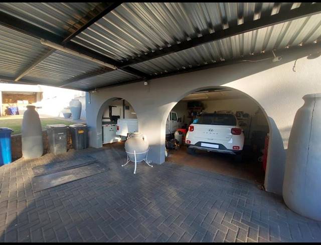 4 BEDROOM HOUSE FOR SALE IN MAGALIESKRUIN